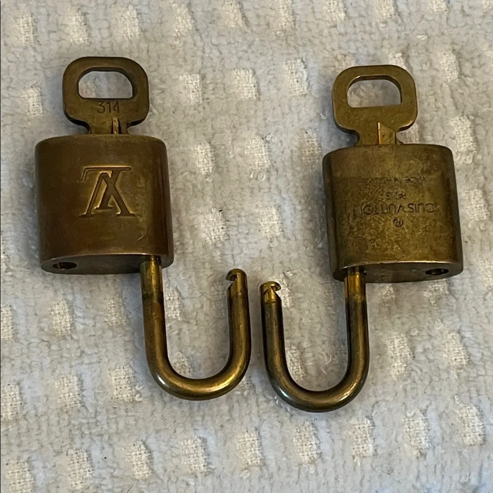 Louis Vuitton #314 & 322 Lock & Keys - Picture 7 of 8